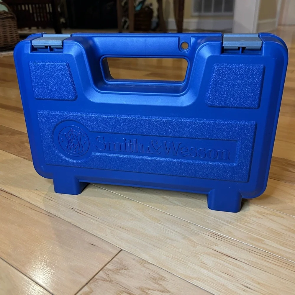 Smith & Wesson Plastic Pistol Gun Carry Hard Case